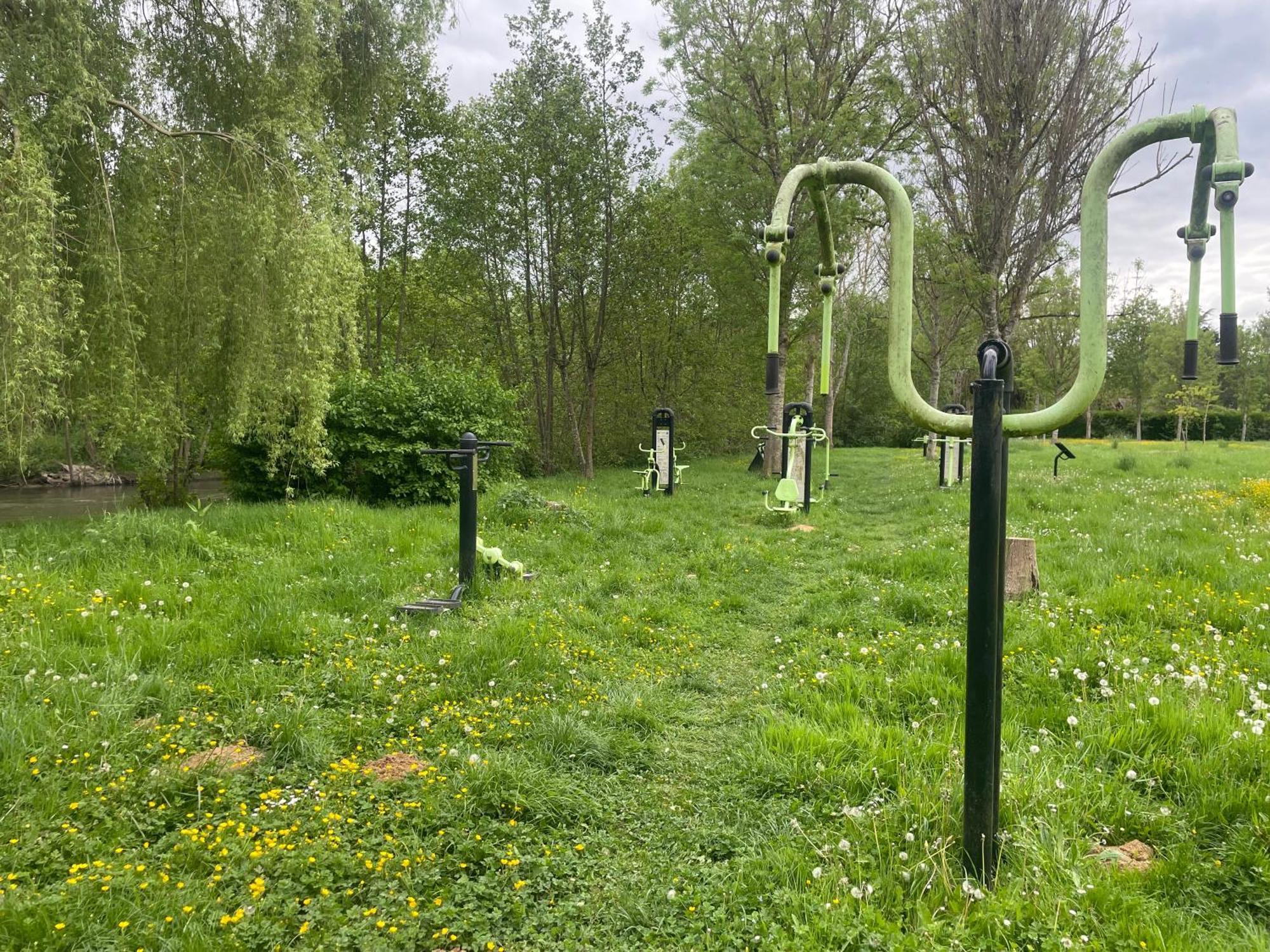 Domaine Spa Perret-Chateau Artdeco Mastersuite En B&B Et-Ou Gite De Charme-Giverny A 3Mn-Jardins Monet-Le Vexin-Piscine Ete-Parc 3Ha-Aire De Jeux Enfants-Pingpong-Options Breakfast-Diner-Billard-Sauna-Fitness-Hammam-Promo 2Nuits En Sus Jacuzzi 1H Off Sainte-Genevieve-les-Gasny Exterior photo
