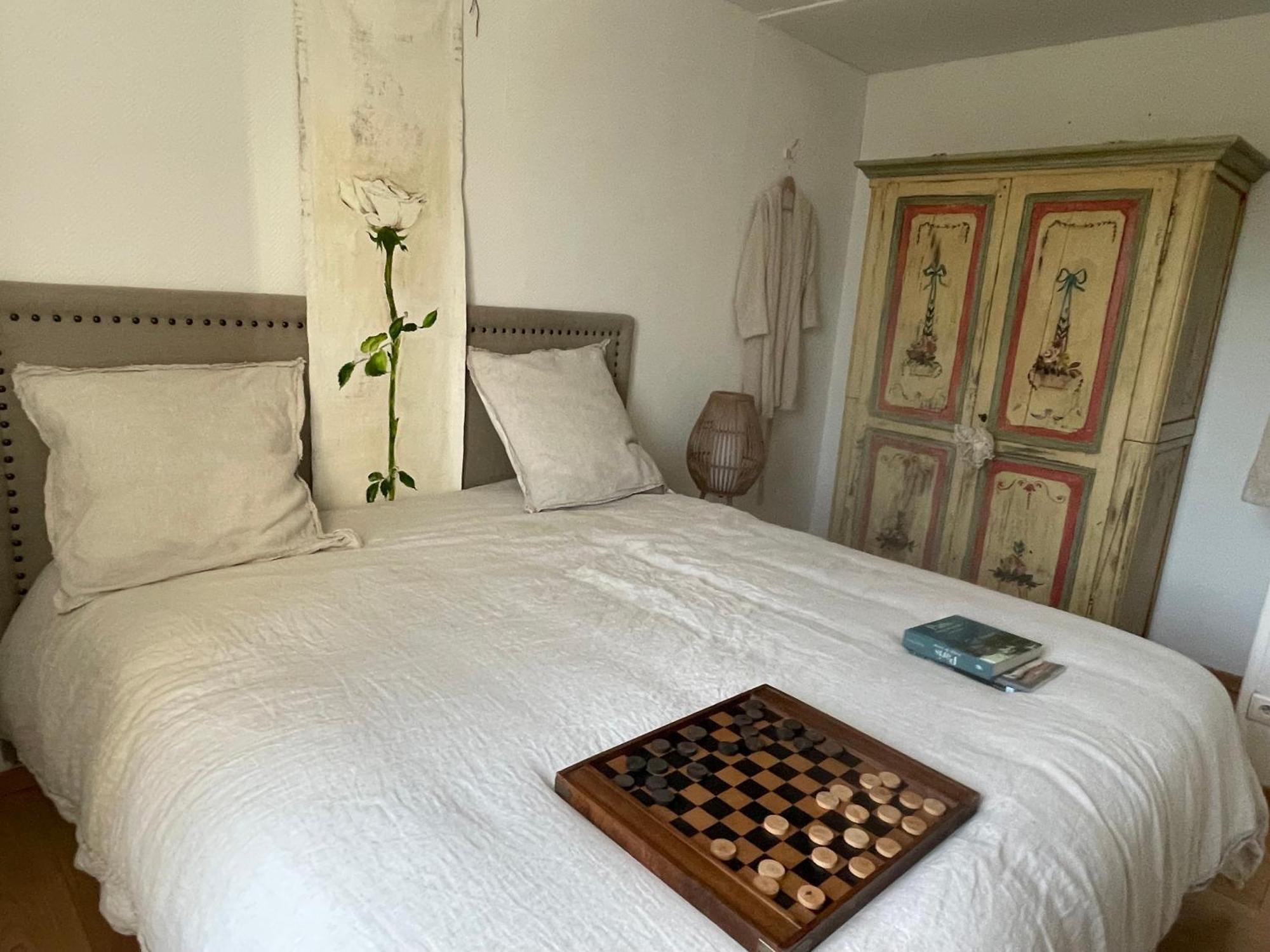Domaine Spa Perret-Chateau Artdeco Mastersuite En B&B Et-Ou Gite De Charme-Giverny A 3Mn-Jardins Monet-Le Vexin-Piscine Ete-Parc 3Ha-Aire De Jeux Enfants-Pingpong-Options Breakfast-Diner-Billard-Sauna-Fitness-Hammam-Promo 2Nuits En Sus Jacuzzi 1H Off Sainte-Genevieve-les-Gasny Room photo